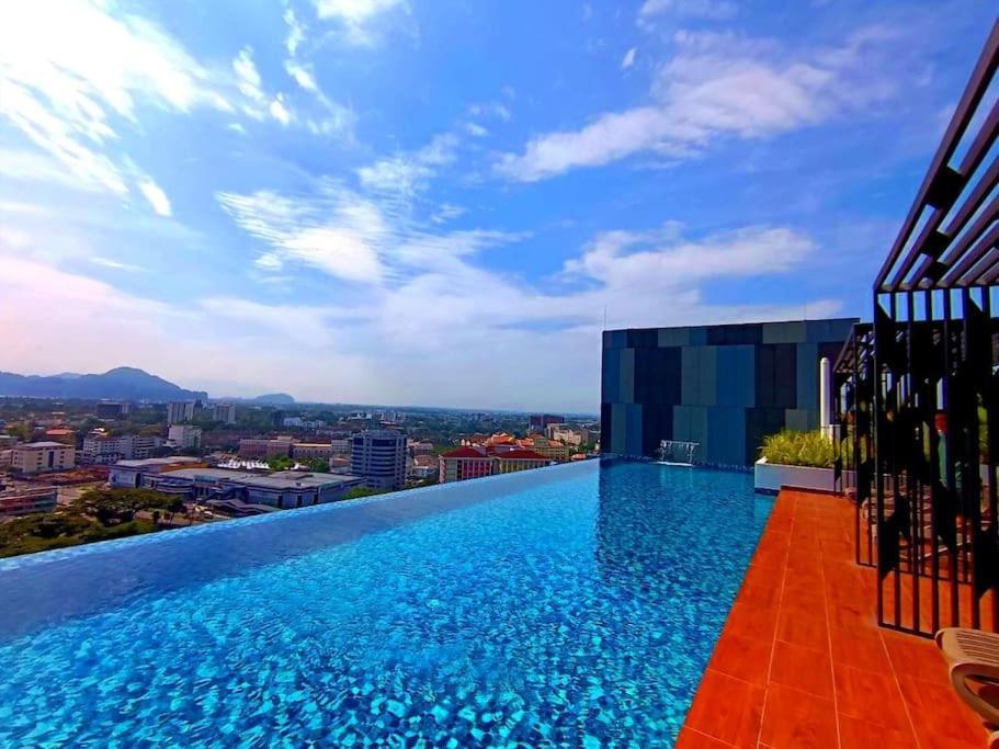 The Horizon 2br L8 By Grab A Apartment